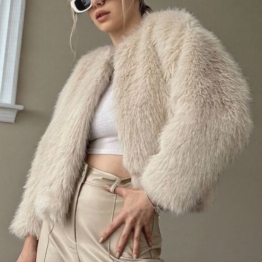 Beige Faux Fur Cropped Jacket - Women's Cozy Short Coat